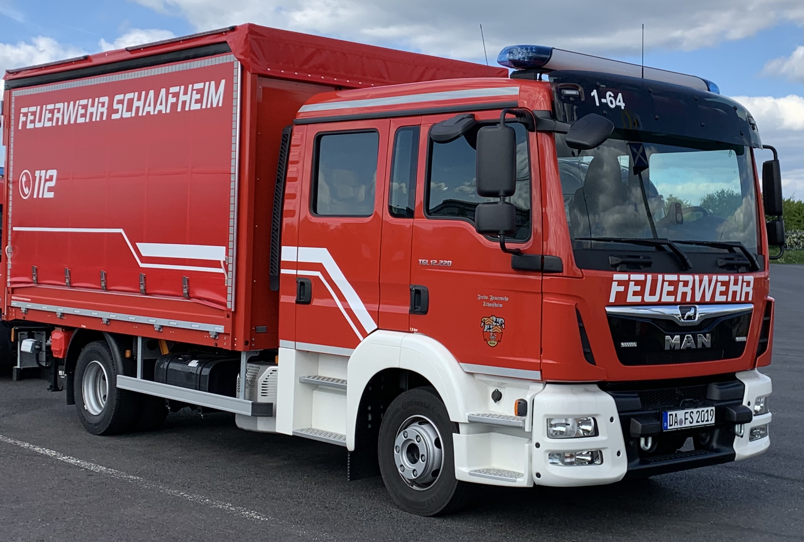 Das Löschgruppenfahrzeug wird hauptsächlich zur Brandbekämpfung, zur Förderung von Löschwasser sowie zur Durchführung von technischen Hilfeleistungen eingesetzt. Bei der Feuerwehr Schaafheim rückt das LF16-12 in der Regel als erstes Fahrzeug zur Einsatzstelle aus.